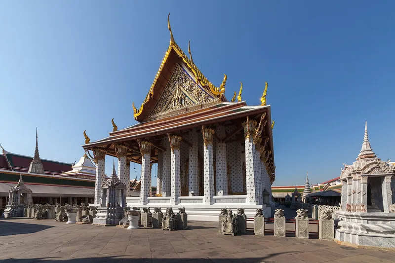 Wat Arun temple in Bangkok, Thailand, on a sunny day